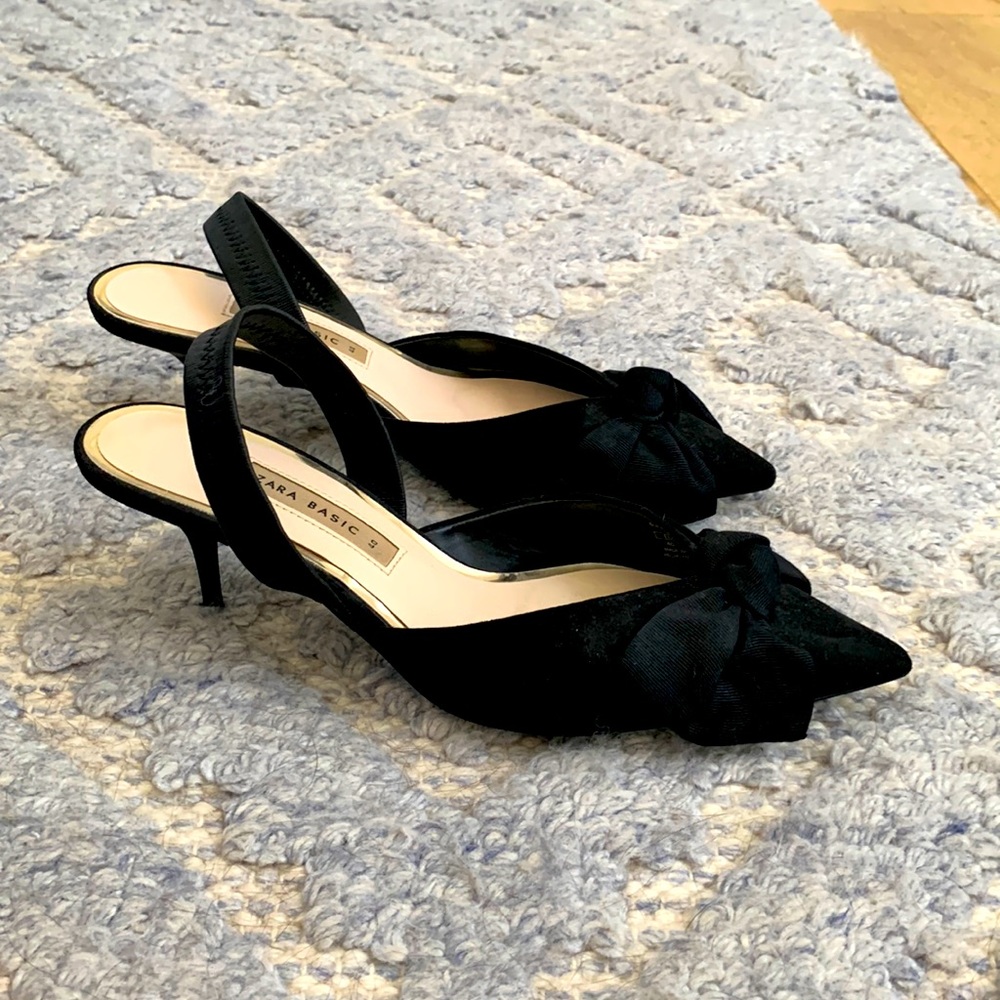 Zara black kitten heeled pump w/bow